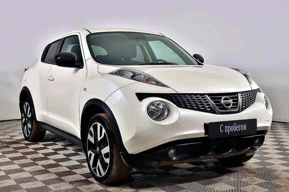 Nissan Juke, Белый, 2014, Вариатор, 117 л.с., цена от 915 000 руб.