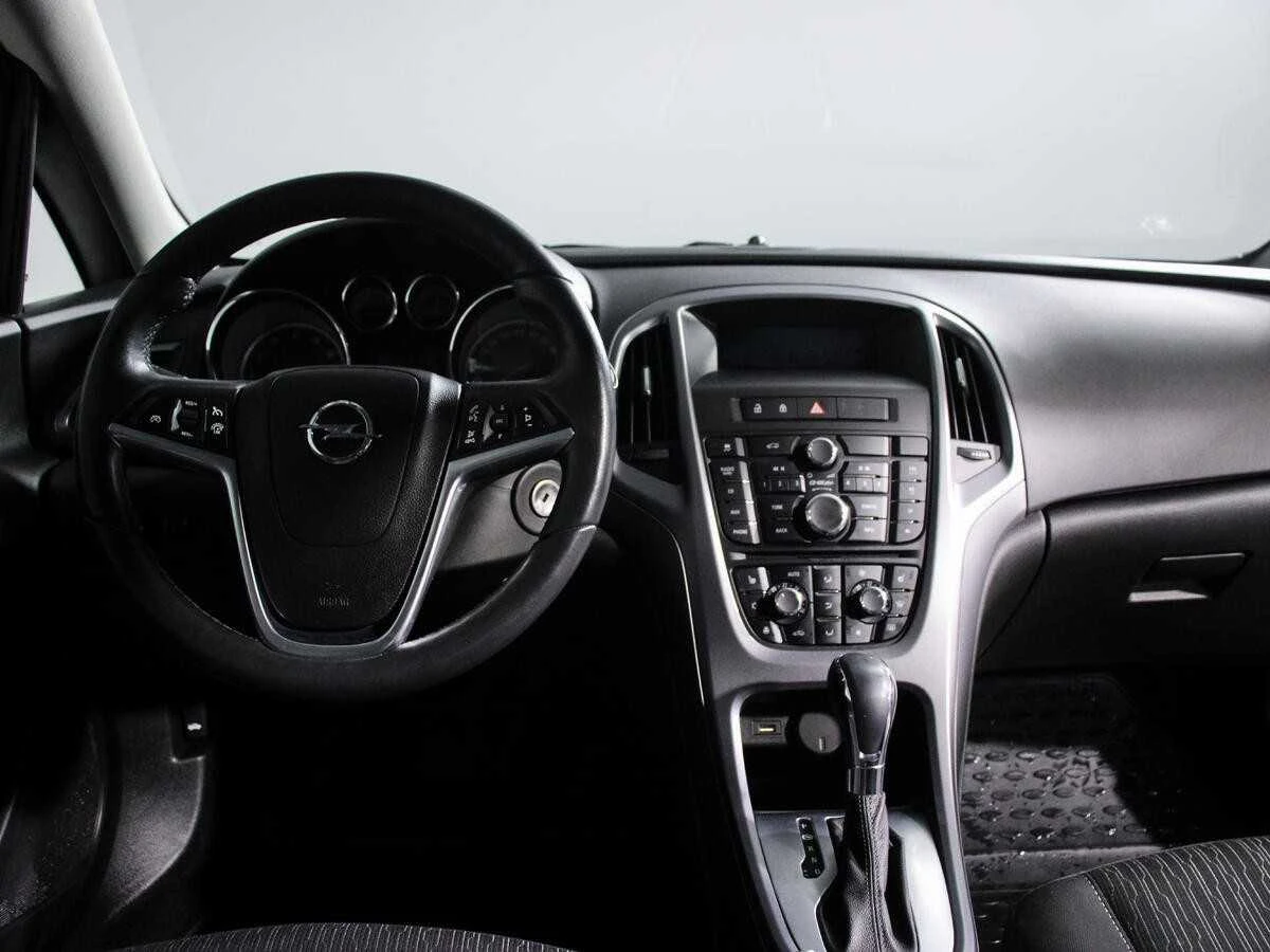 OPEL ASTRA, Серый, 2014, Автоматическая, 140 л.с., цена от 678 400 руб.