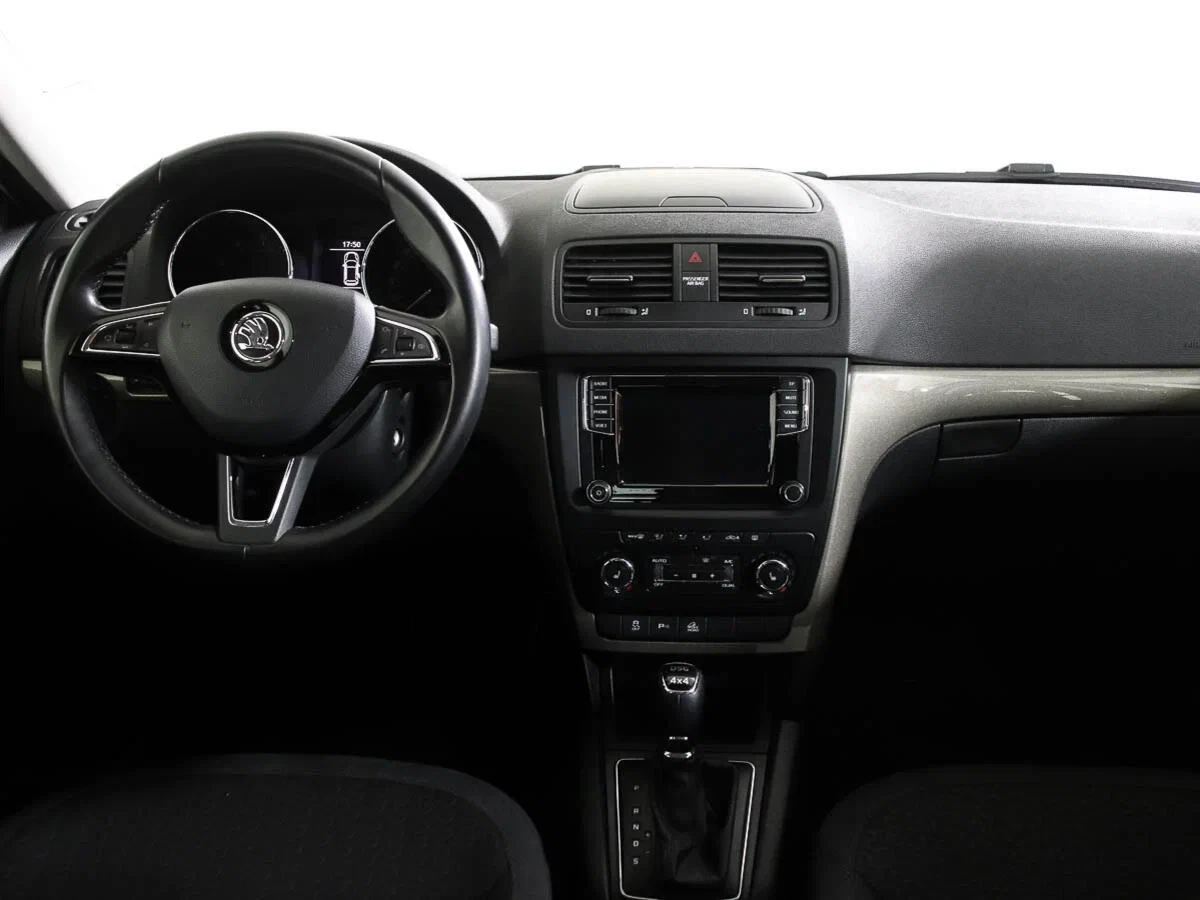 Skoda Yeti, Белый, 2015, Робот, 152 л.с., цена от 915 000 руб.