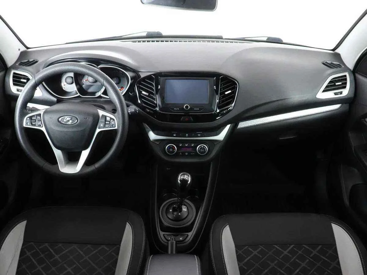 LADA Vesta SW Cross, Оранжевый, 2019, Робот, 122 л.с., цена от 809 000 руб.