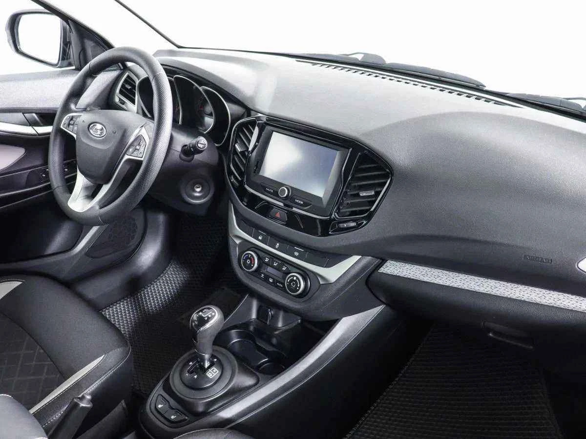 LADA Vesta SW Cross, Серебряный, 2018, Робот, 122 л.с., цена от 633 000 руб.
