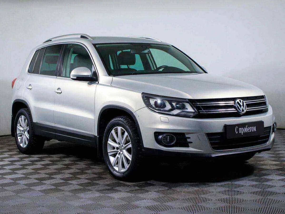 Volkswagen Tiguan, Серебряный, 2016, Робот, 150 л.с., цена от 1 055 000 руб.