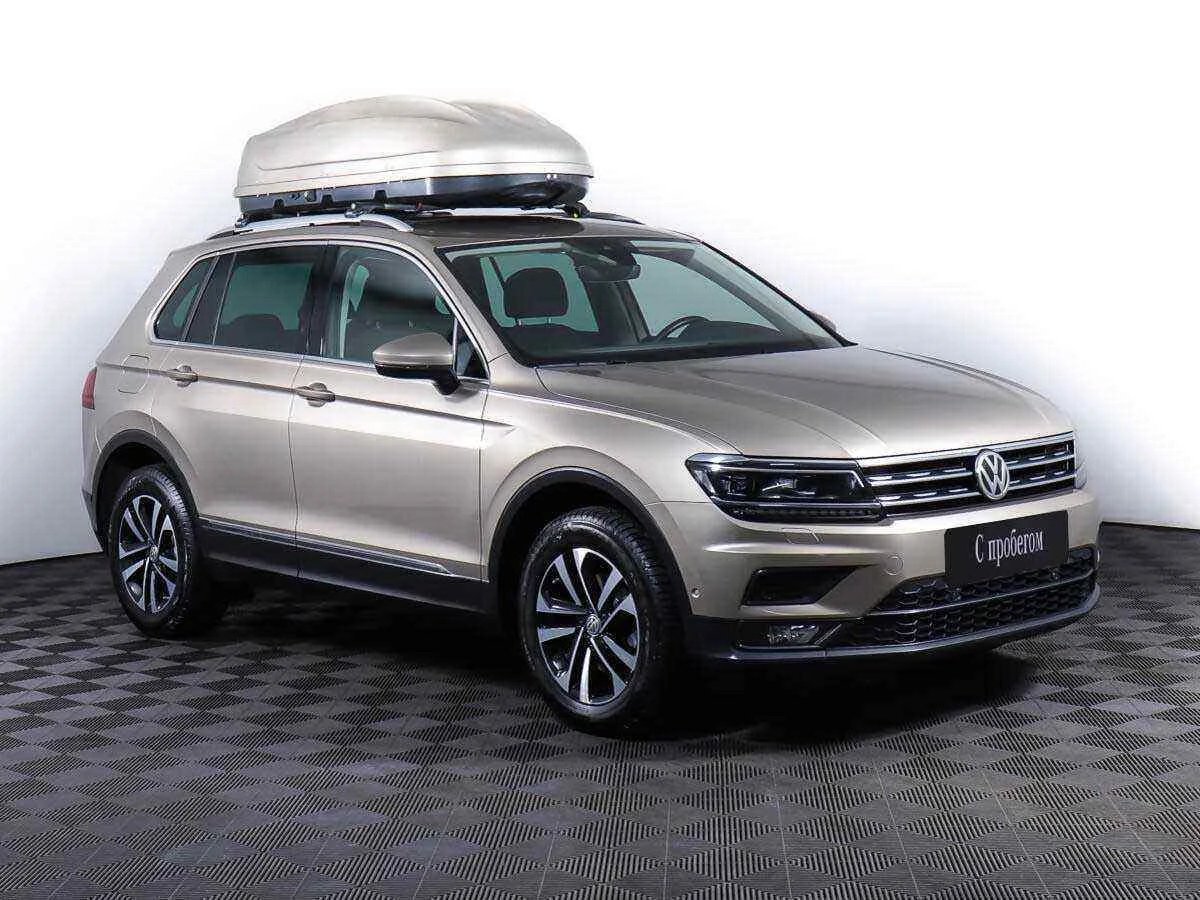 Volkswagen Tiguan, Бежевый, 2019, Робот, 150 л.с., цена от 1 557 000 руб.