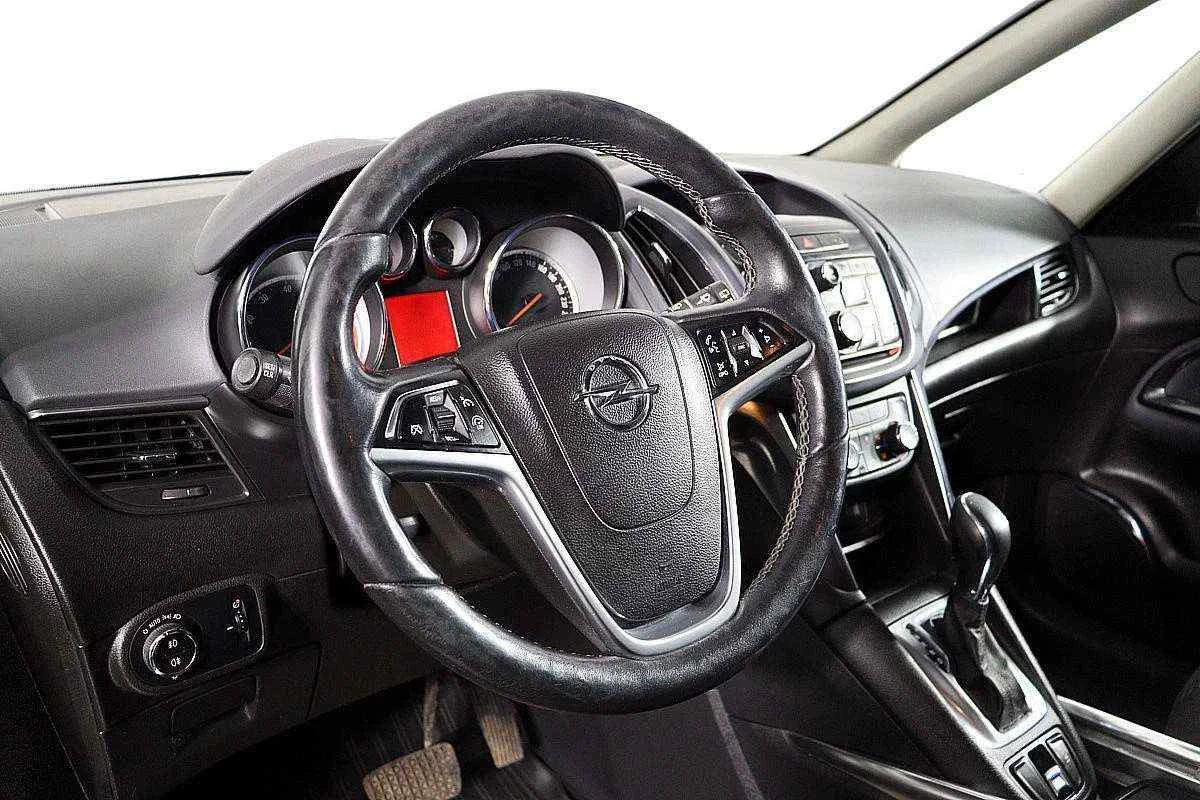Opel Zafira, Белый, 2013, Автоматическая, 140 л.с., цена от 903 800 руб.
