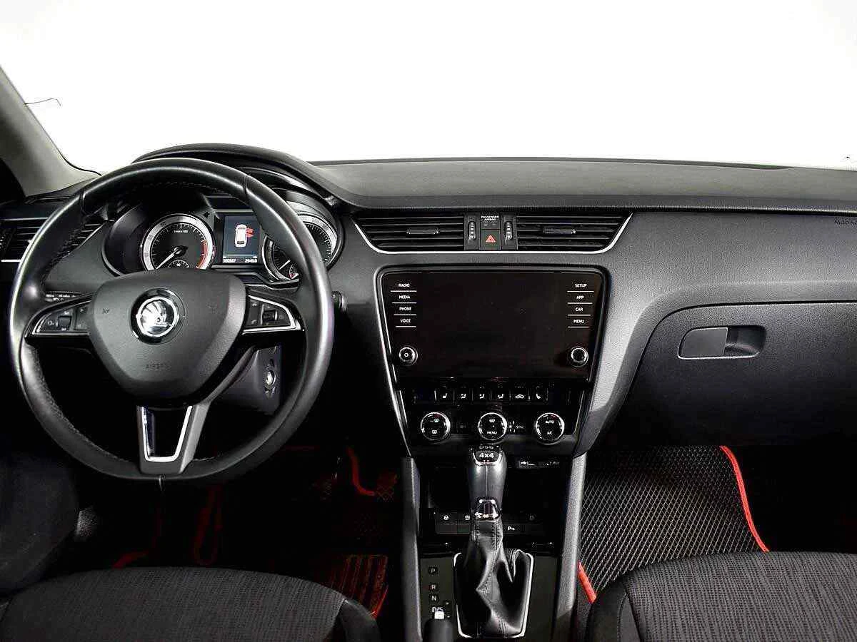 Skoda Octavia, Бежевый, 2017, Робот, 180 л.с., цена от 1 167 000 руб.