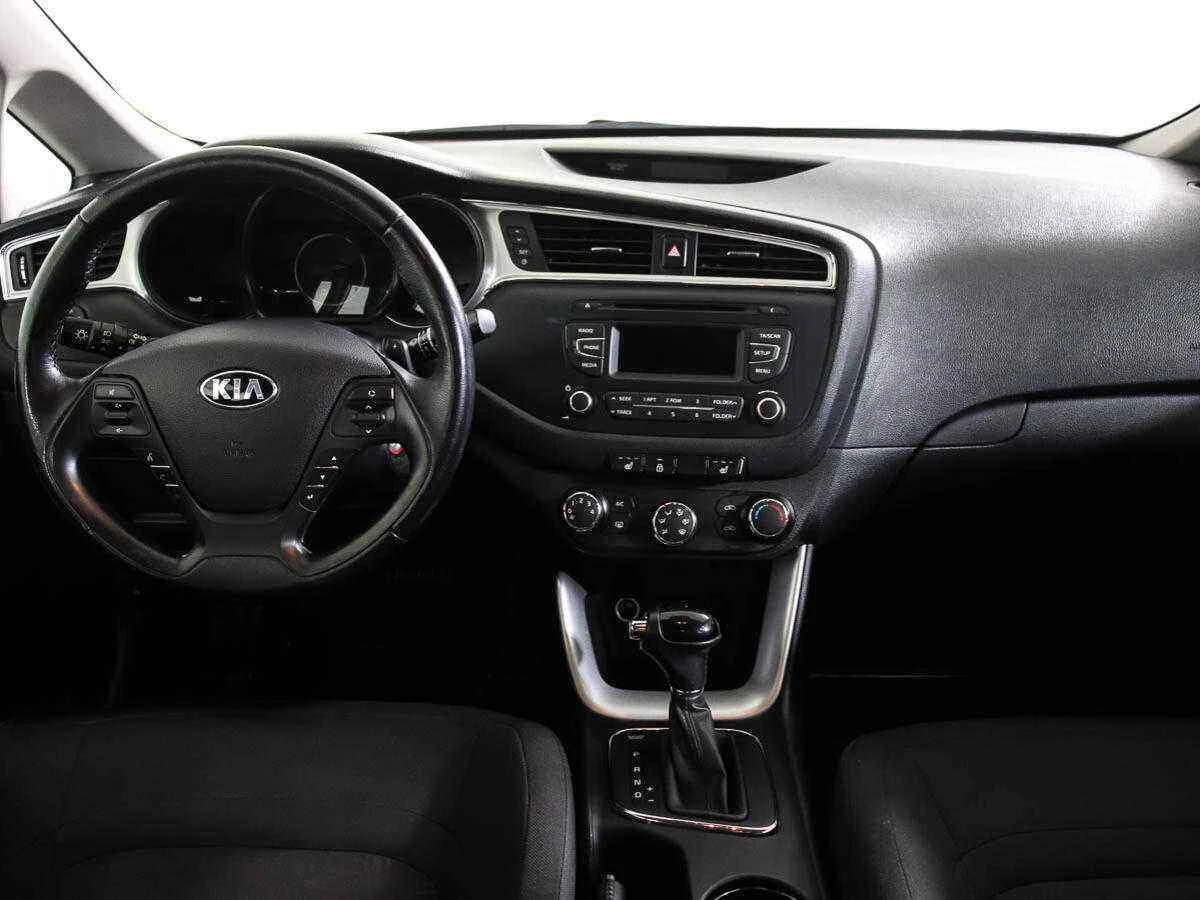 KIA Ceed, Белый, 2017, Автоматическая, 130 л.с., цена от 809 000 руб.