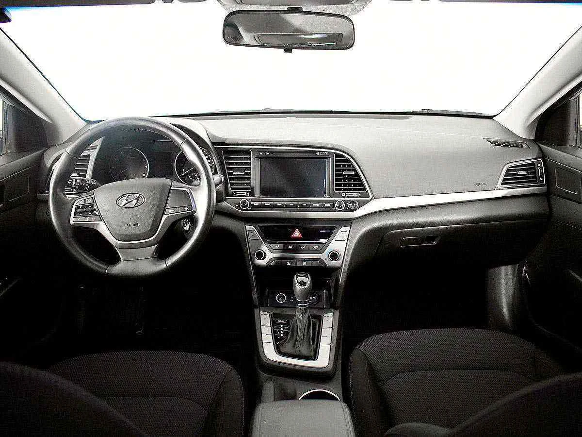 Hyundai Elantra, Серебряный, 2018, Автоматическая, 128 л.с., цена от 1 022 000 руб.