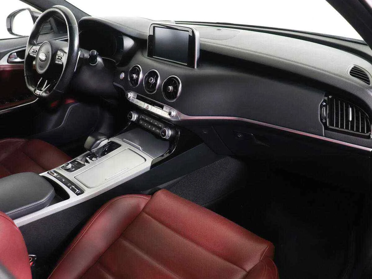 KIA Stinger, Белый, 2018, Автоматическая, 370 л.с., цена от 2 550 000 руб.
