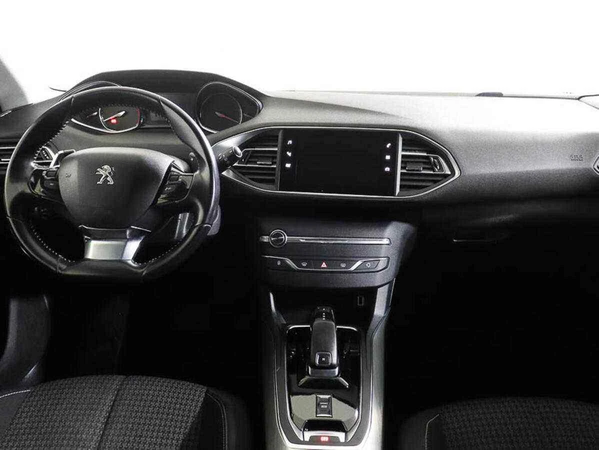 Peugeot 308, Серый, 2018, Автоматическая, 131 л.с., цена от 615 000 руб.