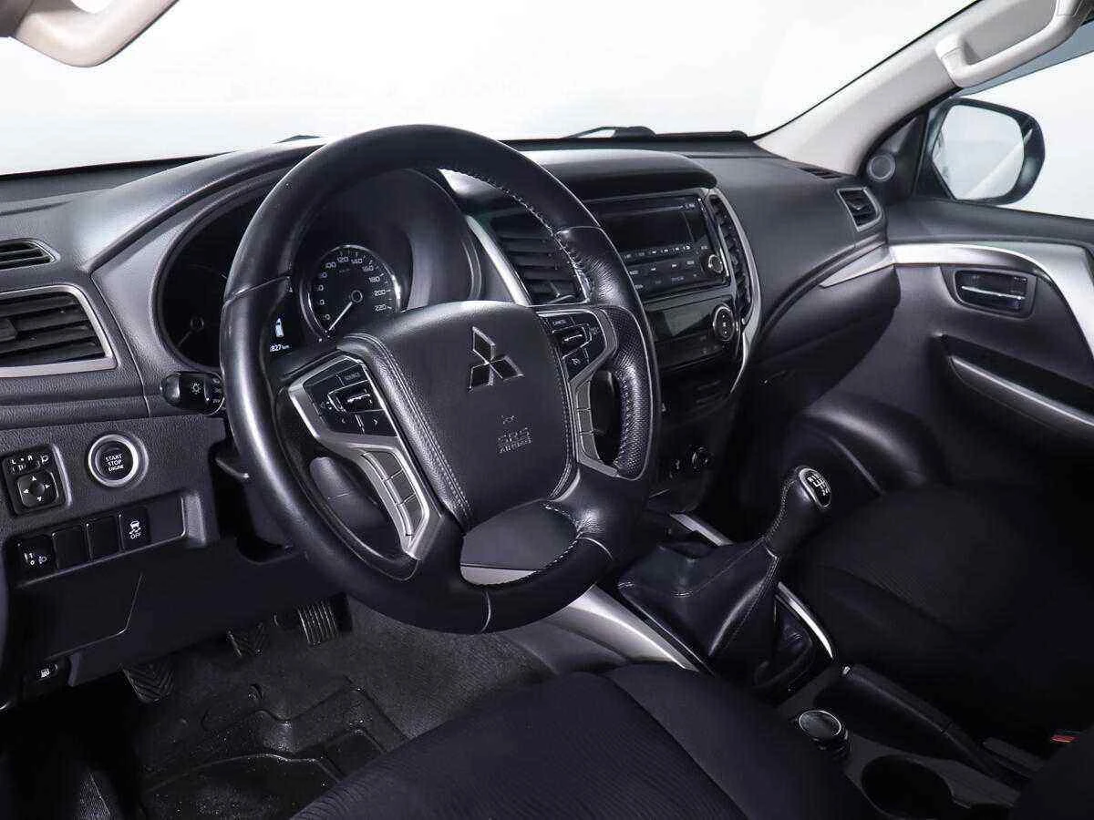 Mitsubishi Pajero Sport, Серый, 2017, Механическая, 181 л.с., цена от 2 059 000 руб.