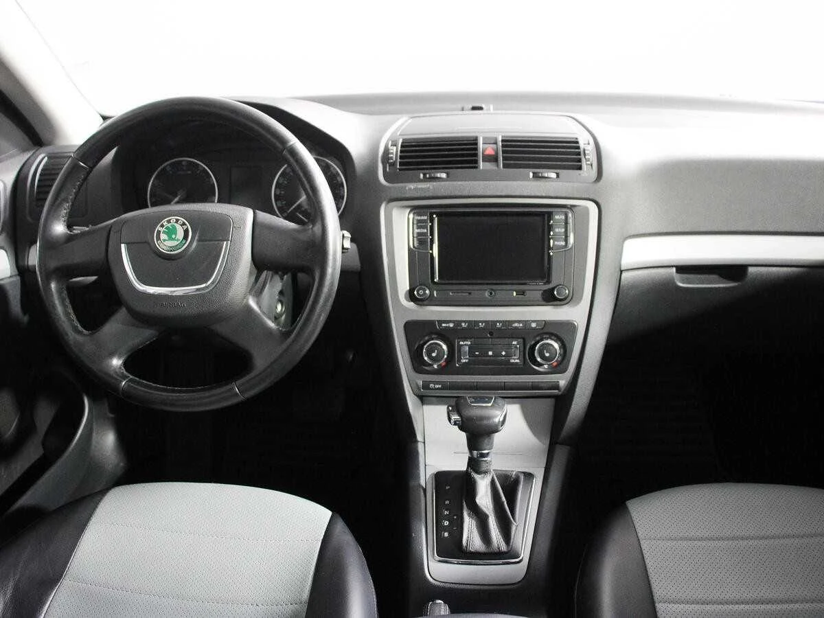 SKODA OCTAVIA, Белый, 2012, Автоматическая, 152 л.с., цена от 787 200 руб.