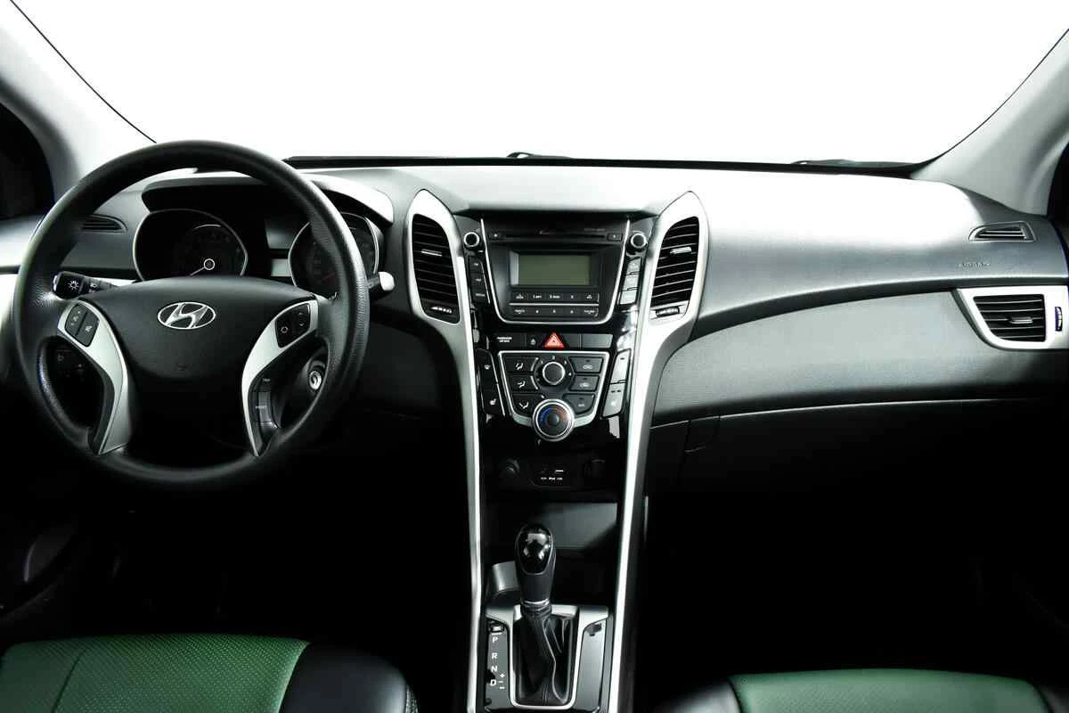 Hyundai i30, Серебряный, 2016, Автоматическая, 130 л.с., цена от 725 000 руб.