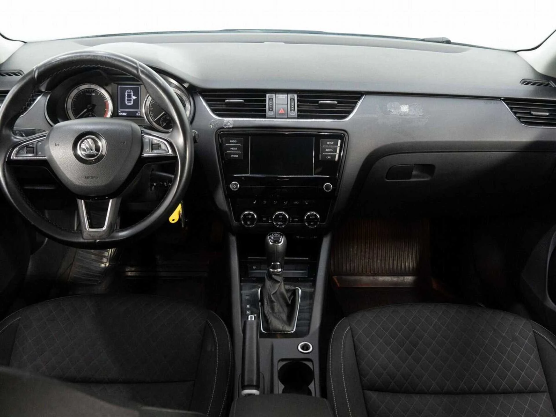 SKODA OCTAVIA, Серый, 2017, Робот, 150 л.с., цена от 896 000 руб.