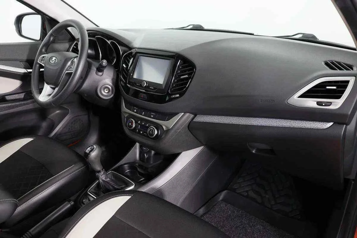 LADA Vesta SW Cross, Оранжевый, 2018, Механическая, 106 л.с., цена от 579 000 руб.