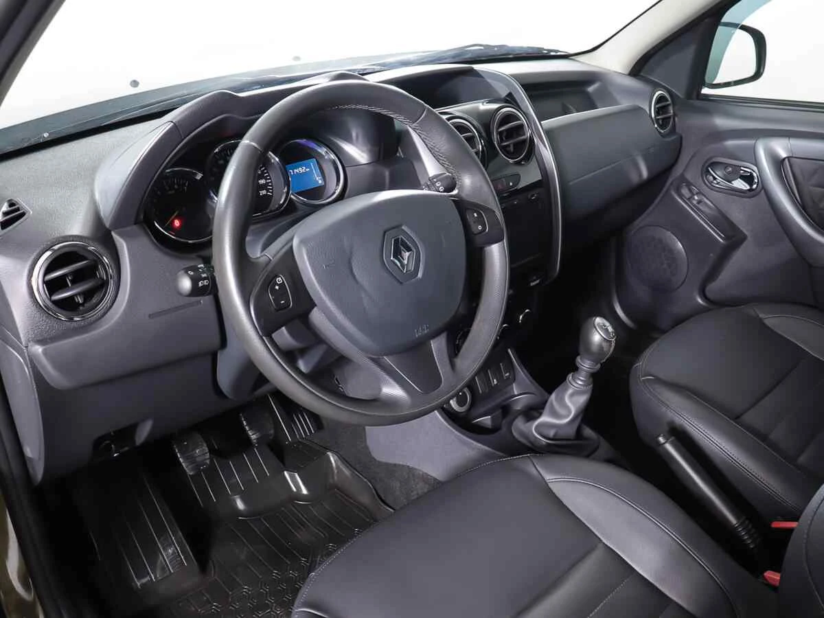 Renault Duster, Зеленый, 2016, Механическая, 109 л.с., цена от 918 000 руб.