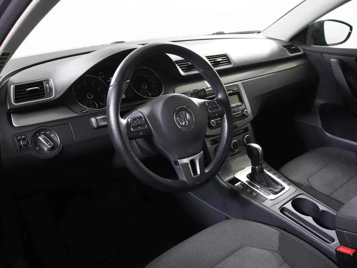Volkswagen Passat, Серый, 2014, Робот, 152 л.с., цена от 965 000 руб.