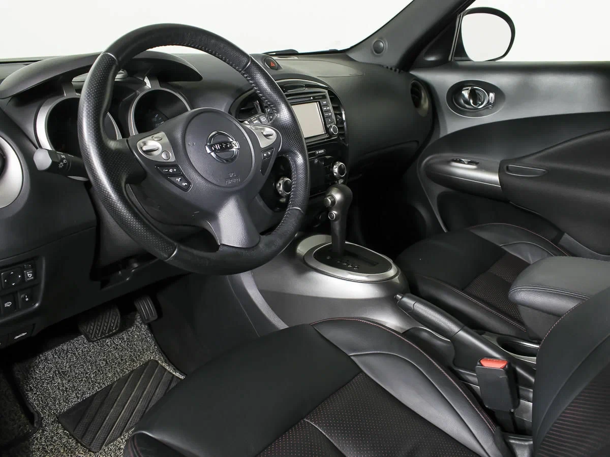 Nissan Juke, Серебряный, 2014, Вариатор, 117 л.с., цена от 740 000 руб.