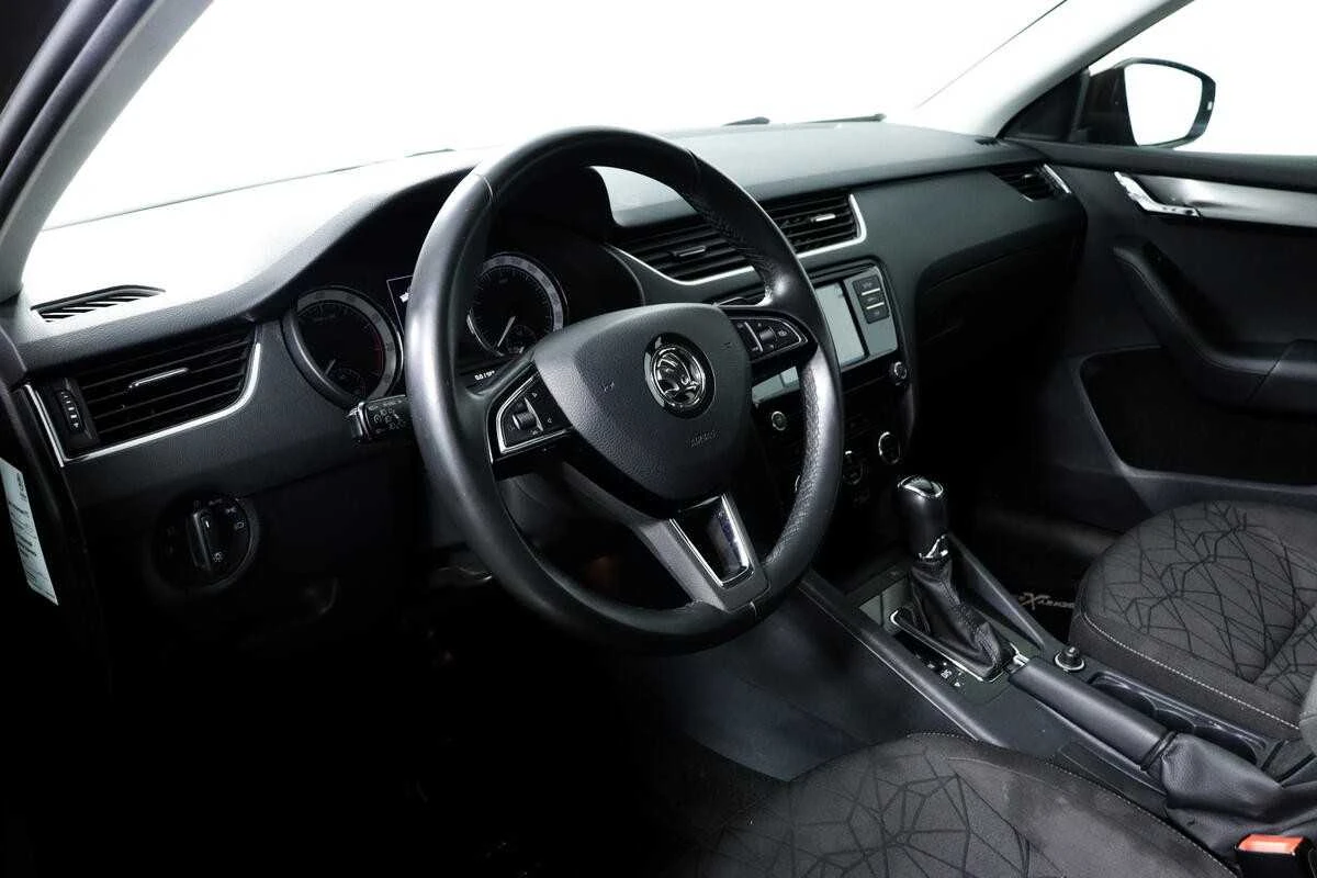 SKODA OCTAVIA, Коричневый, 2019, Робот, 180 л.с., цена от 1 439 200 руб.