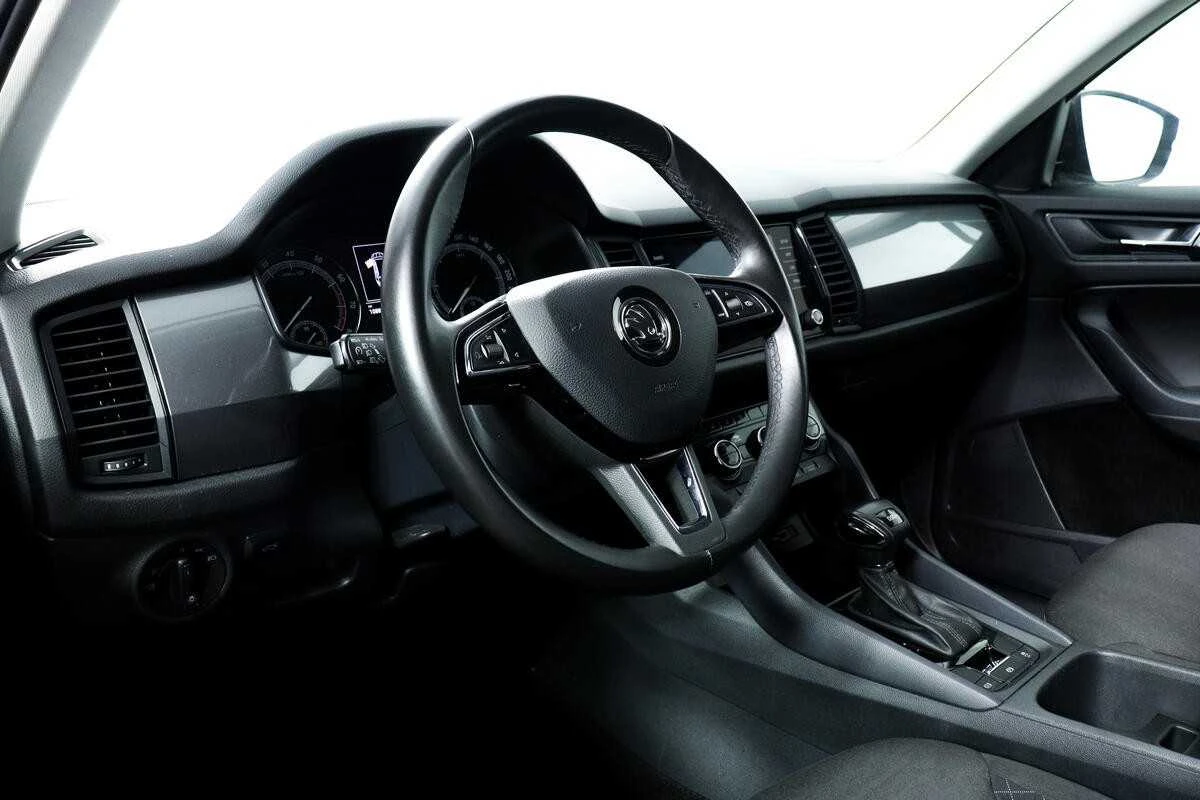 SKODA KODIAQ, Серый, 2019, Робот, 150 л.с., цена от 1 353 600 руб.