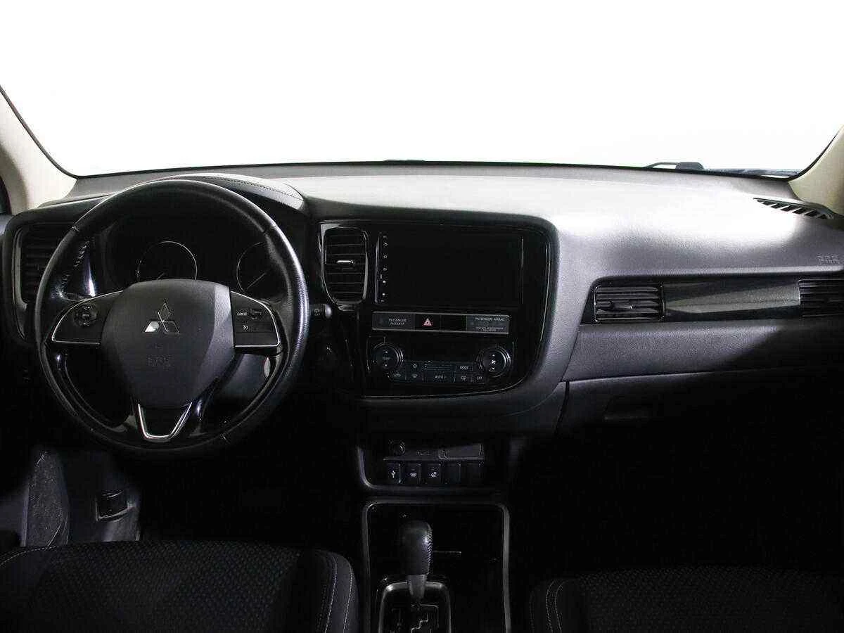Mitsubishi Outlander, Зеленый, 2018, Автоматическая, 146 л.с., цена от 1 325 000 руб.