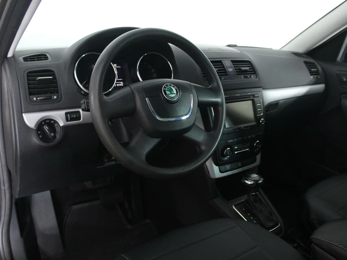 Skoda Yeti, Коричневый, 2012, Робот, 152 л.с., цена от 484 000 руб.
