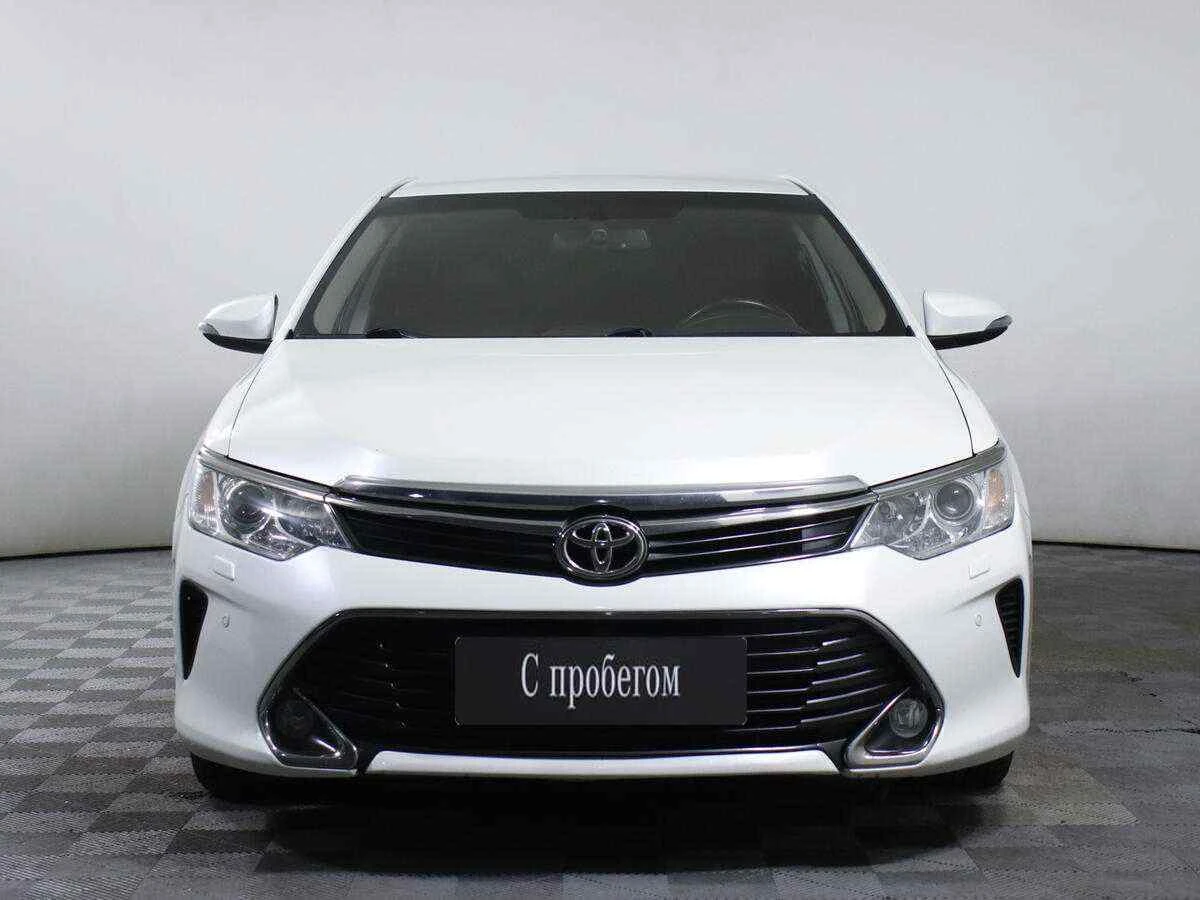 Toyota Camry, Белый, 2018, Автоматическая, 150 л.с., цена от 1 517 000 руб.