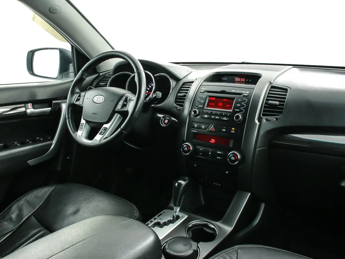 KIA Sorento, Серебряный, 2012, Автоматическая, 175 л.с., цена от 1 027 000 руб.
