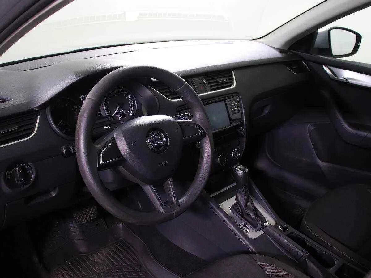 Skoda Octavia, Серебряный, 2018, Автоматическая, 110 л.с., цена от 900 000 руб.
