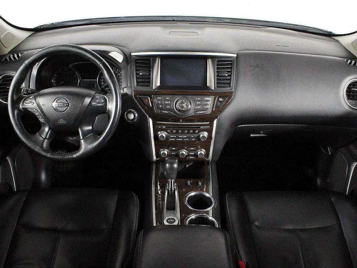 Nissan Pathfinder, Серебряный, 2014, Вариатор, 249 л.с., цена от 1 344 000 руб.