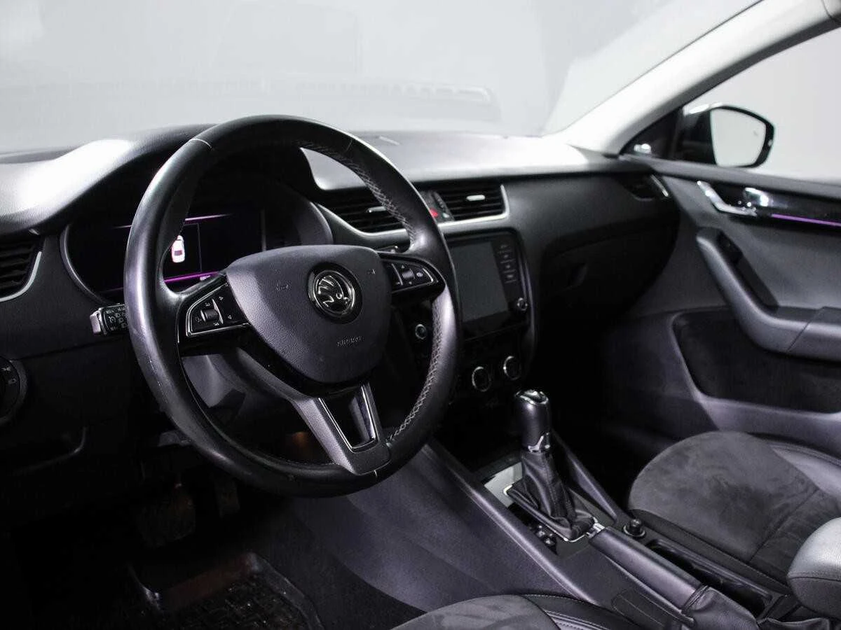 SKODA OCTAVIA, Серый, 2018, Робот, 180 л.с., цена от 1 488 000 руб.