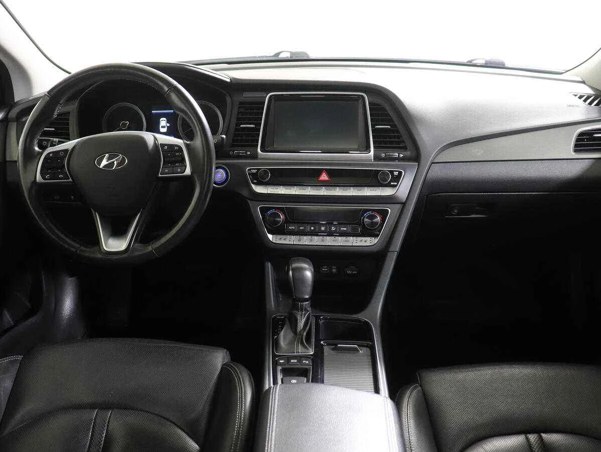 Hyundai Sonata, Белый, 2018, Автоматическая, 150 л.с., цена от 1 215 000 руб.