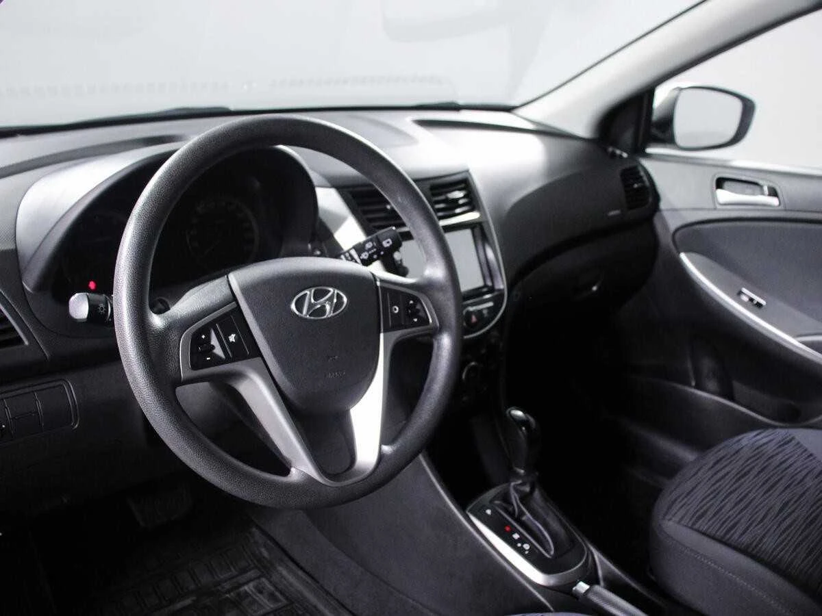 HYUNDAI SOLARIS, Белый, 2016, Автоматическая, 123 л.с., цена от 768 000 руб.