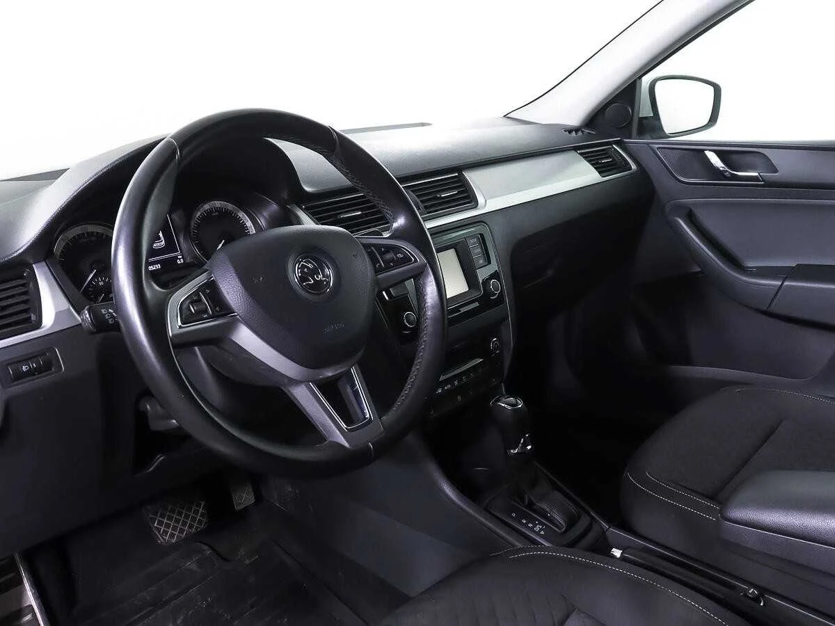 SKODA RAPID, Белый, 2016, Робот, 125 л.с., цена от 748 000 руб.