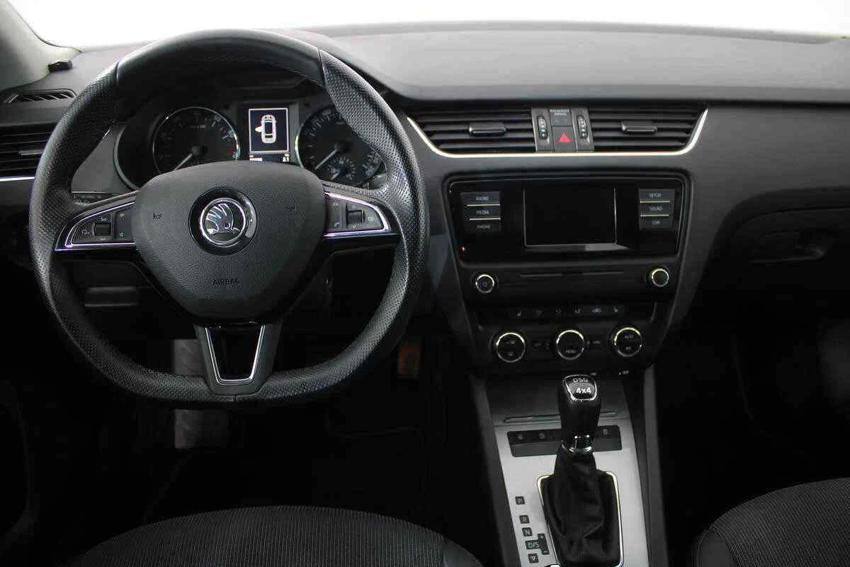 Skoda Octavia, Белый, 2016, Робот, 180 л.с., цена от 1 038 000 руб.