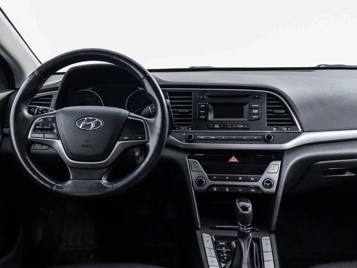 Hyundai Elantra, Белый, 2018, Автоматическая, 128 л.с., цена от 907 000 руб.