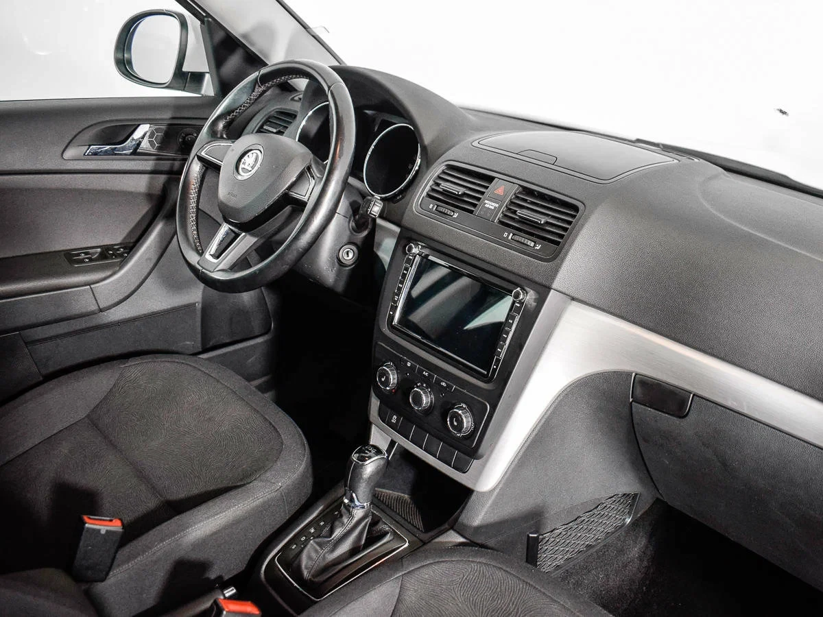 Skoda Yeti, Белый, 2014, Робот, 122 л.с., цена от 798 000 руб.