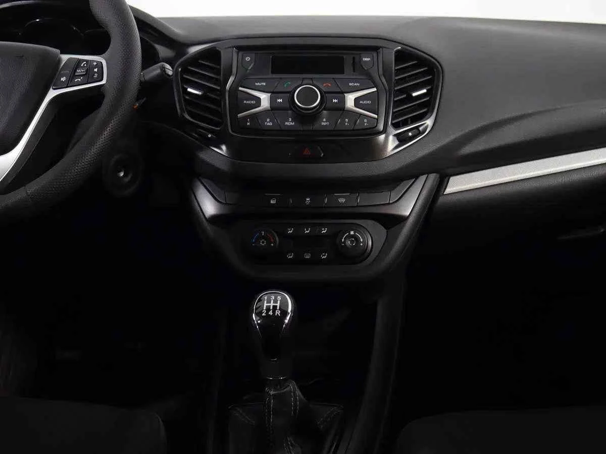 LADA Vesta, Белый, 2019, Механическая, 122 л.с., цена от 453 000 руб.
