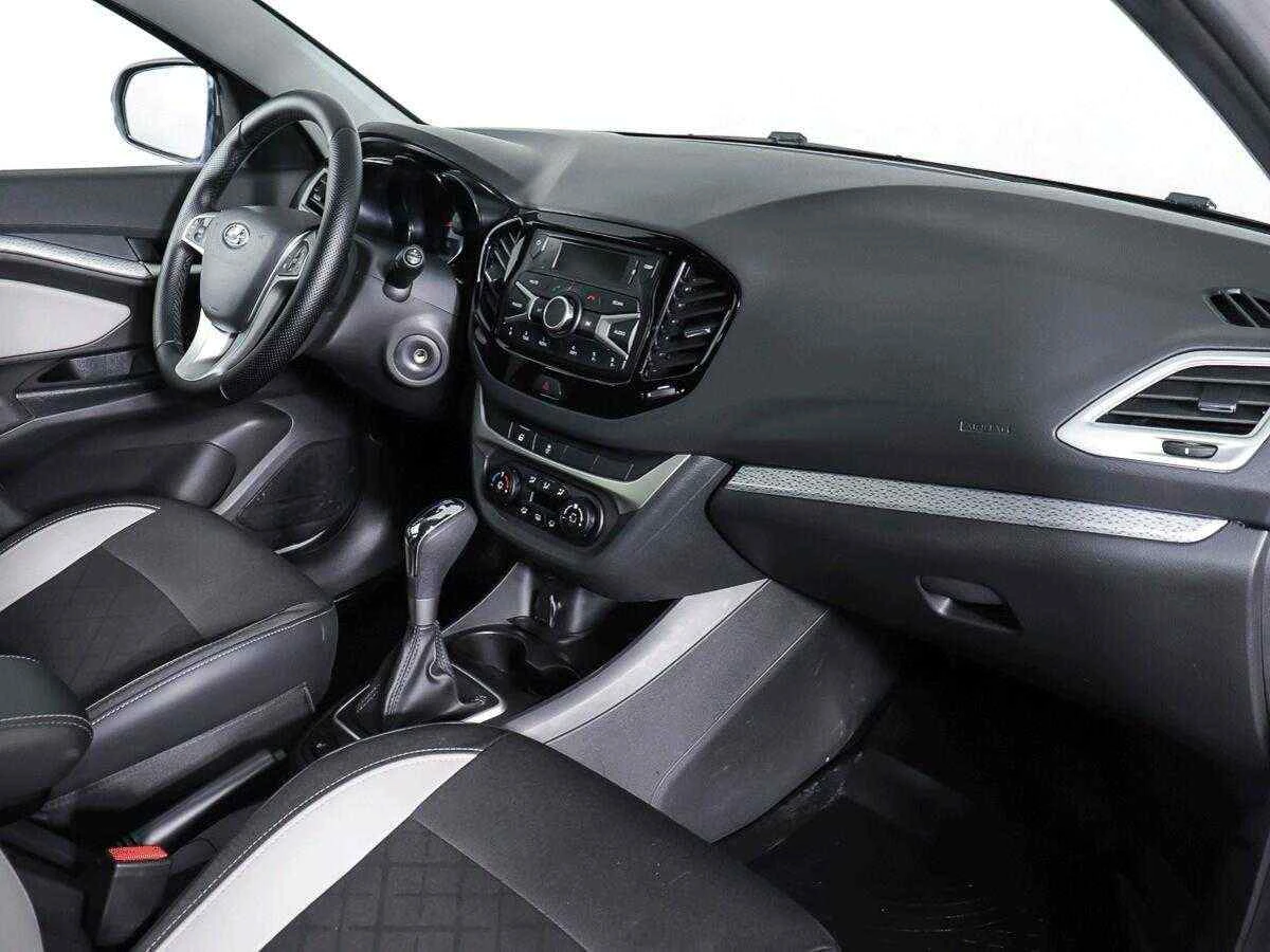 LADA Vesta, Серебряный, 2021, Робот, 106 л.с., цена от 537 000 руб.
