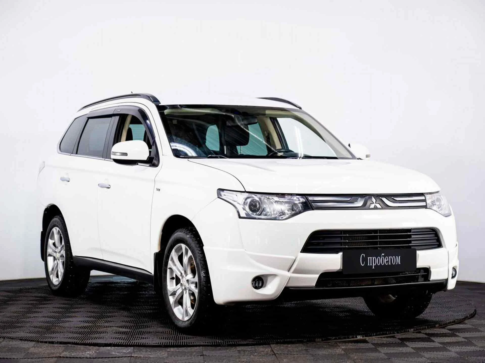 MITSUBISHI OUTLANDER, Белый, 2014, Автоматическая, 230 л.с., цена от 1 264 000 руб.