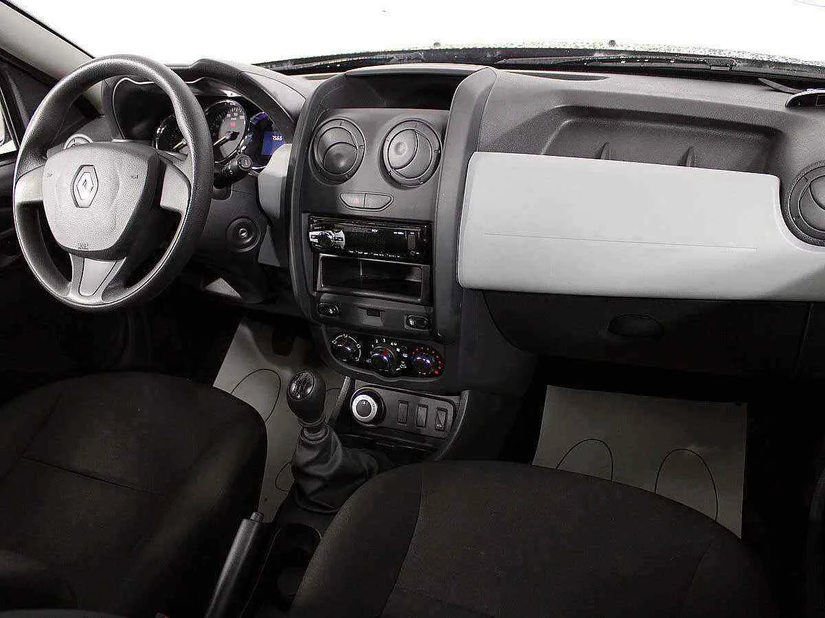 Renault Duster, Черный, 2017, Механическая, 114 л.с., цена от 1 122 000 руб.